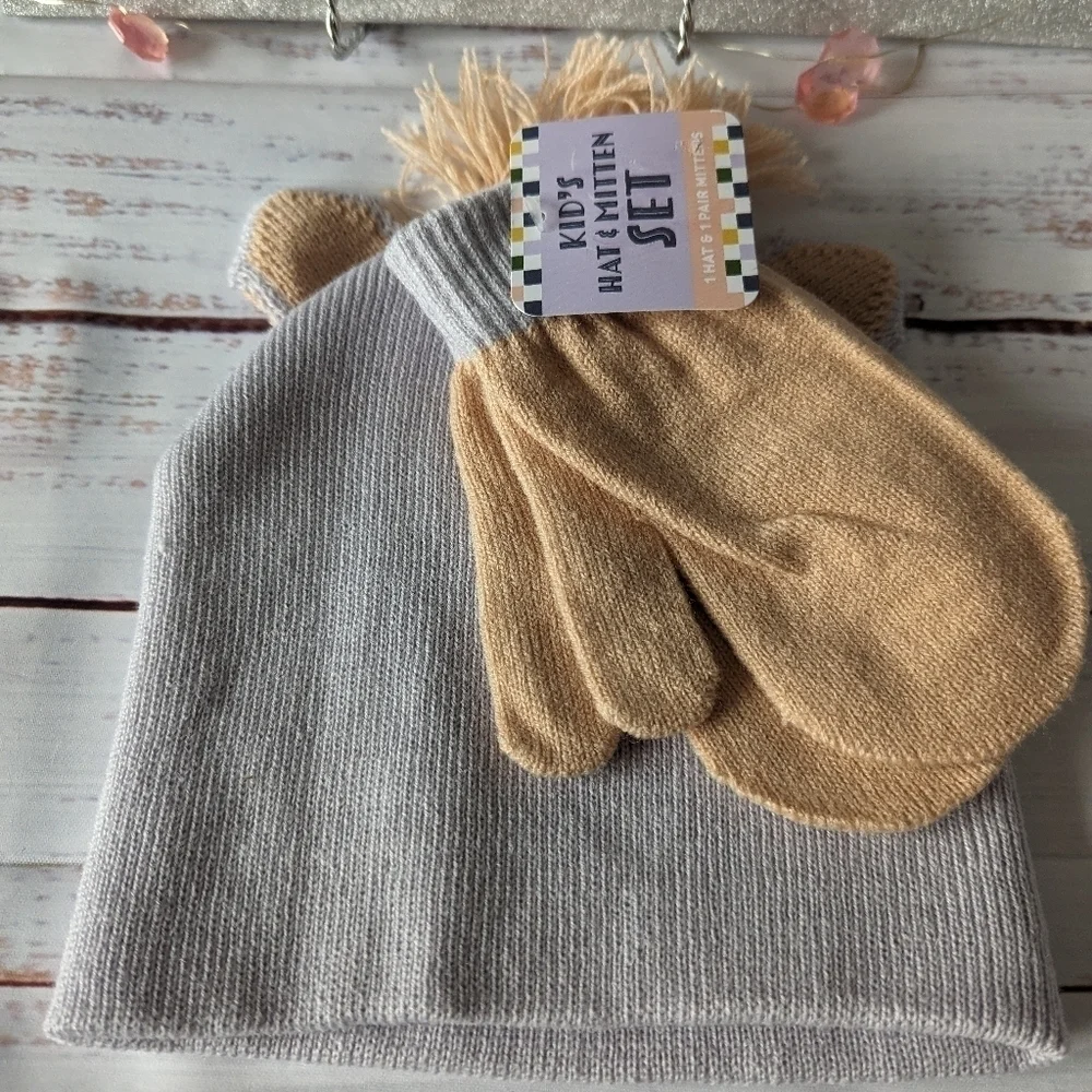 NWT Kids Unicorn Hat and Mitten Set